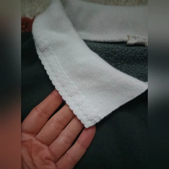 Cute Vintage Inspired Collared Crewneck - Picture 2 of 4